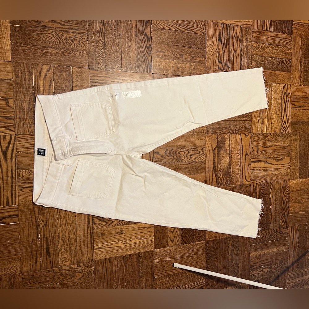 White GAP raw hem jeans
